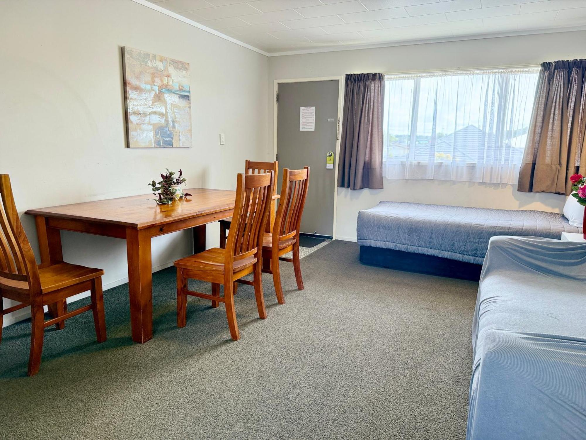 Continental Motel Whangarei Buitenkant foto