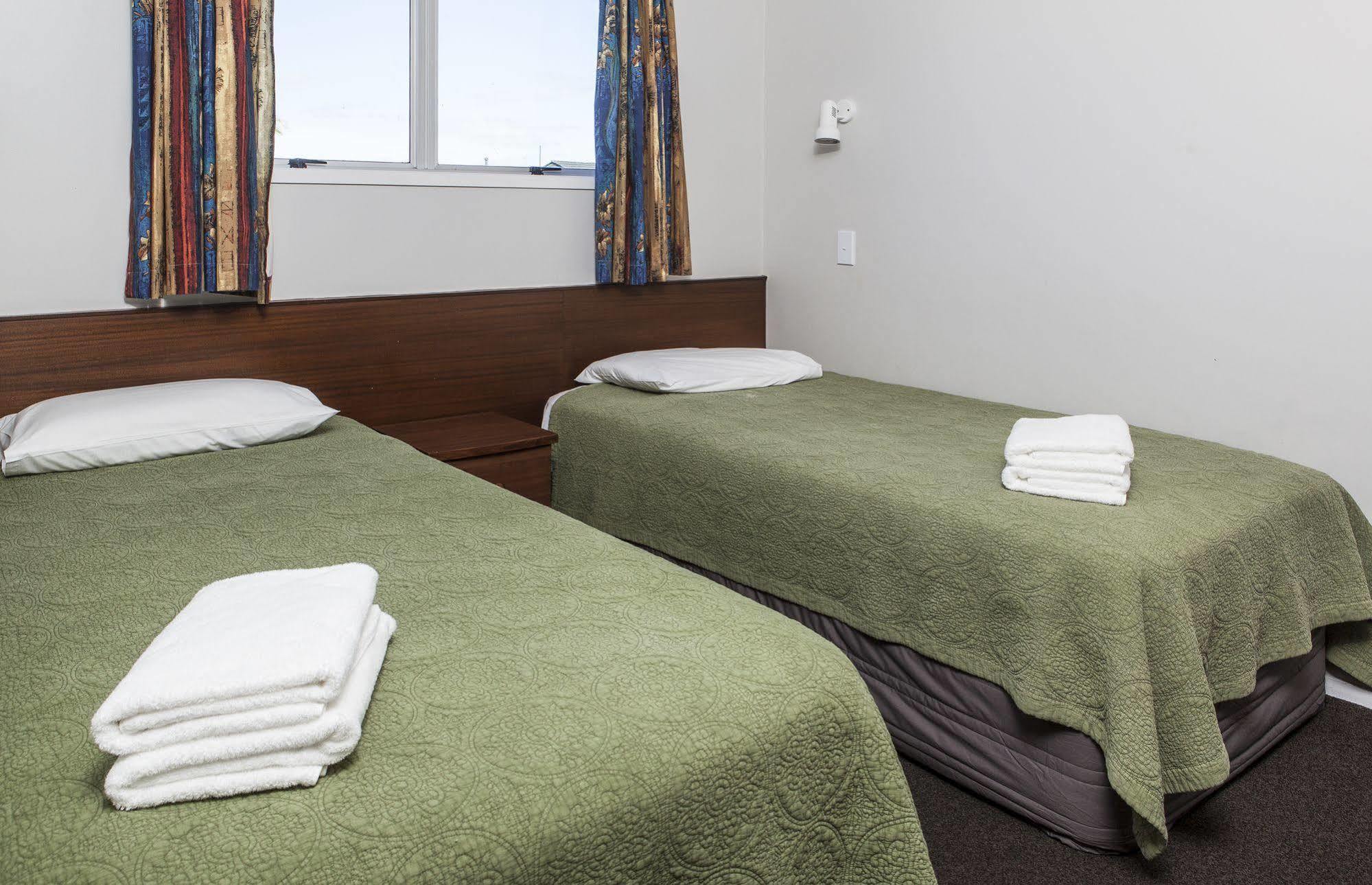 Continental Motel Whangarei Buitenkant foto
